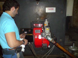 Συντήρηση Καυστήρα Μικτής Καύσης Σε Μεγάλη Ξενοδοχειακή Μονάδα στην Αθήνα
